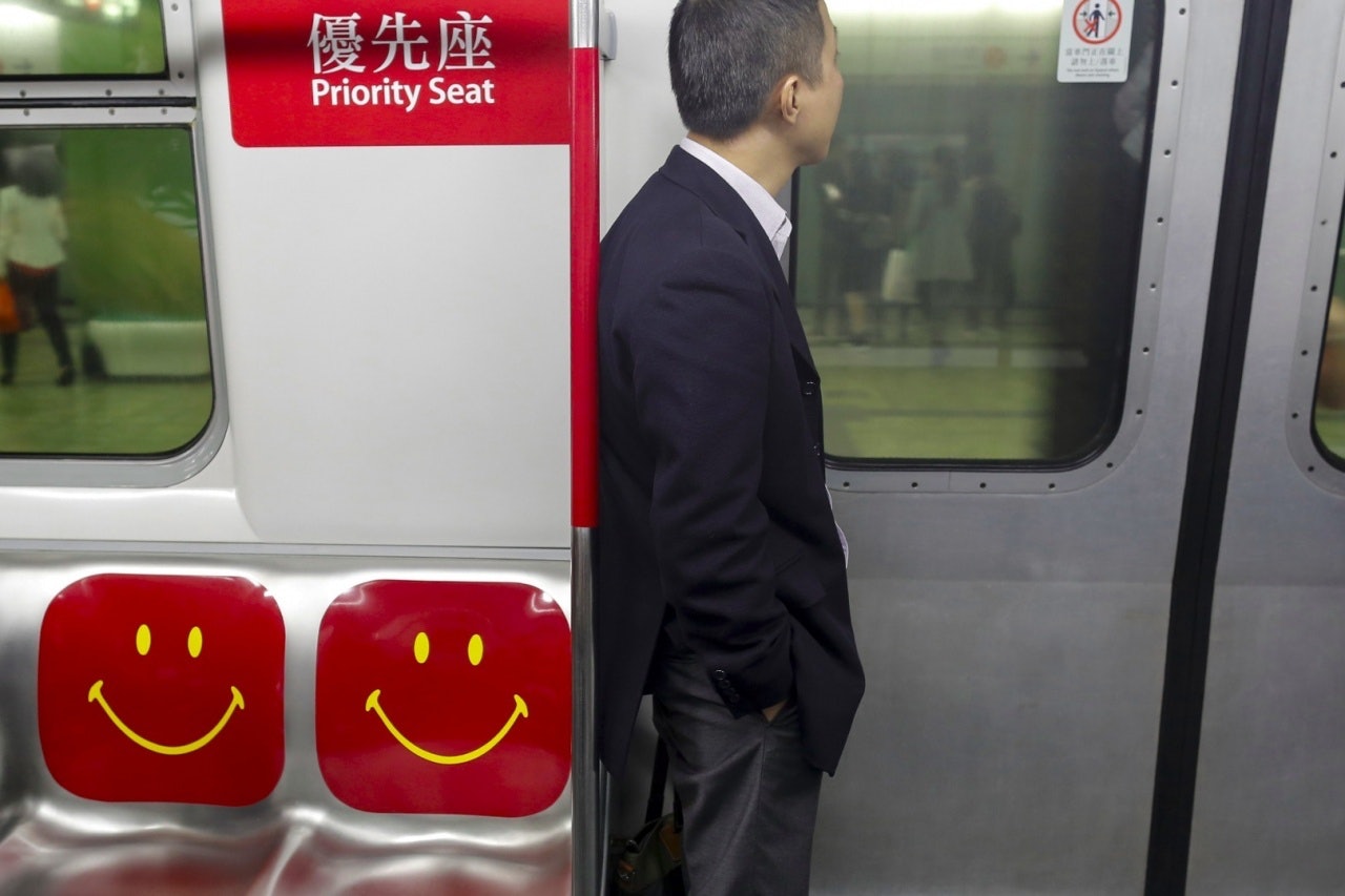 港鐵在每卡車廂劃定出優先座,讓有需要乘客使用,但歷來爭議不斷。(資料圖片) 港鐵在每卡車廂劃定出優先座,讓有需要乘客使用,但歷來爭議不斷。(資料圖片)