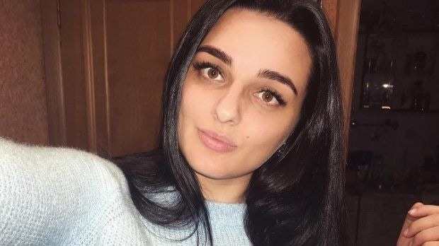 27歲的卡里莫夫娃（Elena Karimova）擁有自己的化妝品生意，並在社交平台Instagram擁有大批粉絲。