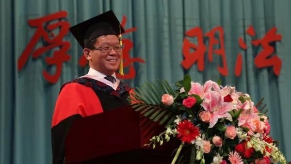 北京政法大學教授畢業致辭撐維權律師: 你在戰鬥,母校注目 北京政法大學教授畢業致辭撐維權律師: 你在戰鬥,母校注目
