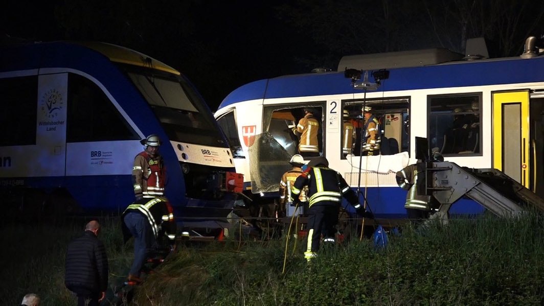 德國發生火車相撞意外 最少兩人死亡 德國發生火車相撞意外 最少兩人死亡