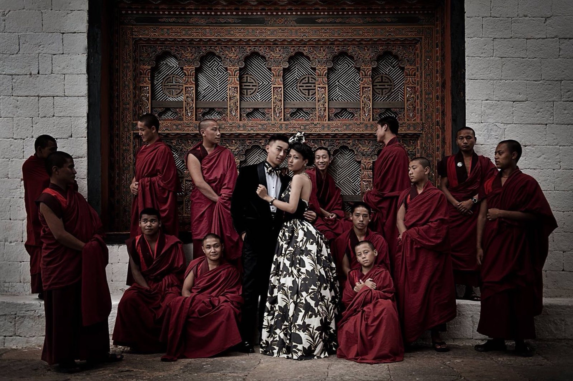 Alex曾為不丹公主設計婚紗照造型。（受訪者提供）