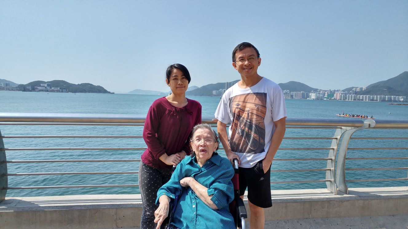 【母親節】母曾腦中風=與世隔絕?子:照顧父母不只求讓他們生存 【母親節】母曾腦中風=與世隔絕?子:照顧父母不只求讓他們生存