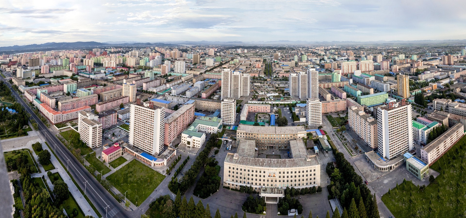 從主體思想塔下俯瞰的平壤市。(視覺中國) 從主體思想塔下俯瞰的平壤市。(視覺中國)