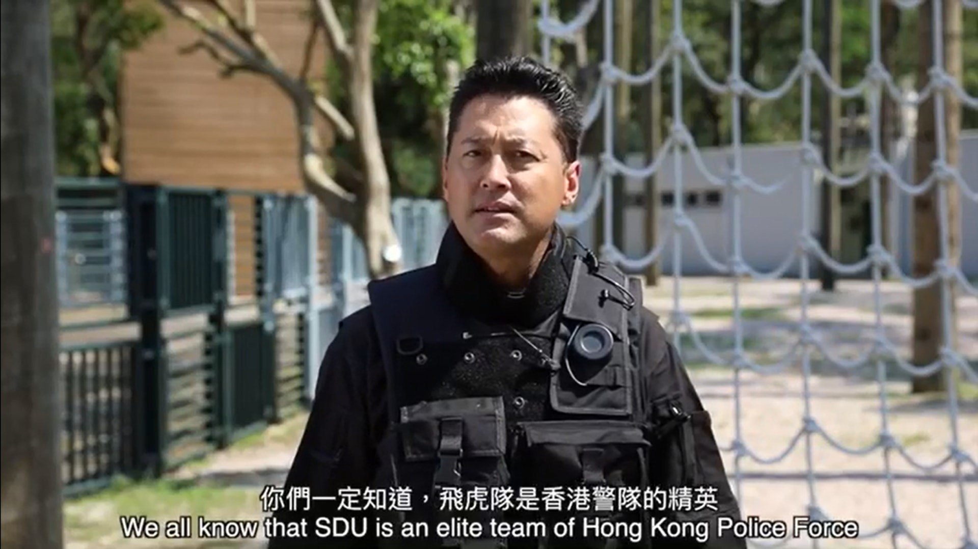 王敏德曾為香港警察拍攝介紹短片,展示飛虎訓練情況。(影片截圖) 王敏德曾為香港警察拍攝介紹短片,展示飛虎訓練情況。(影片截圖)
