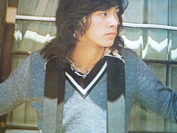 西城秀樹45歲曾推出全裸寫真集突破社會規範展現男性美感