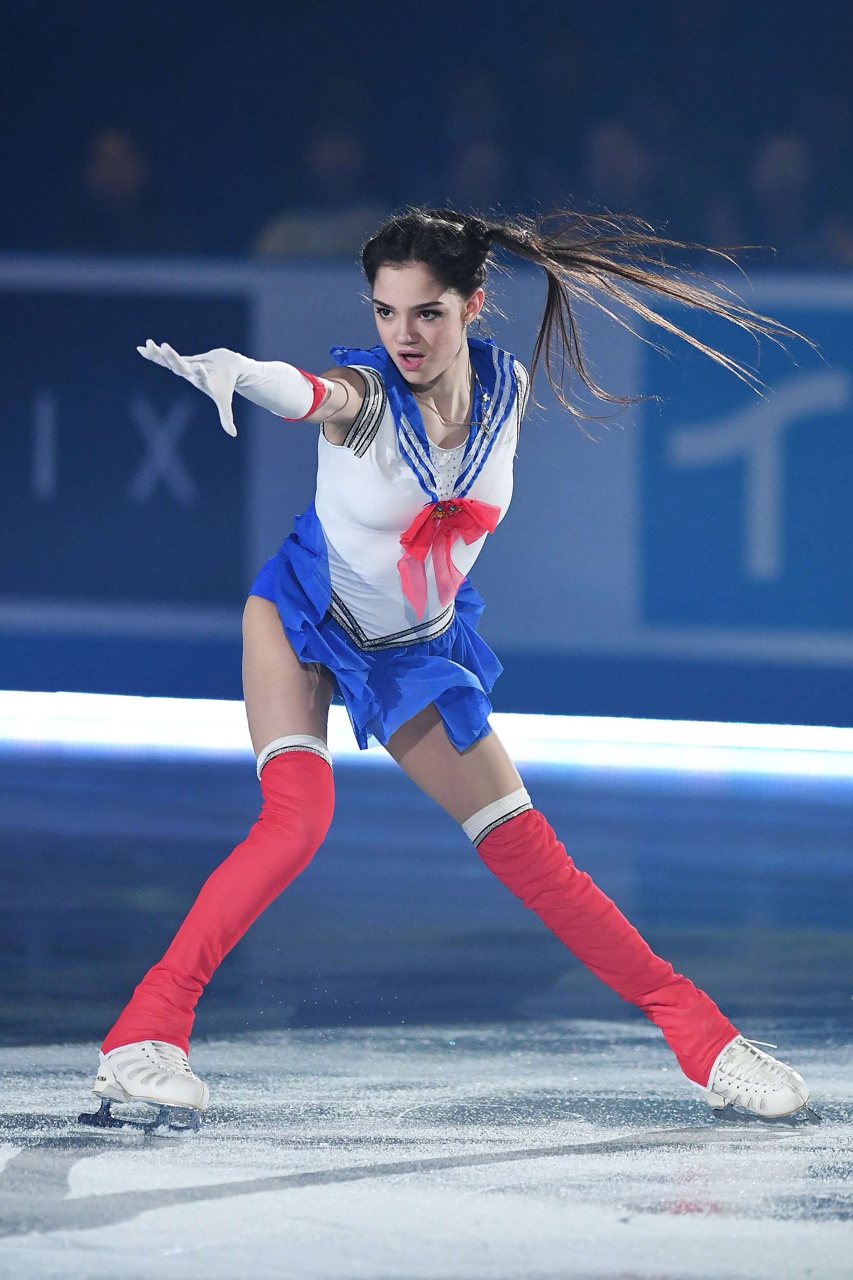 羽生結弦傳與俄羅斯 月野兔 撻着梅德韋傑娃為接近男神換教練 香港01 熱爆話題