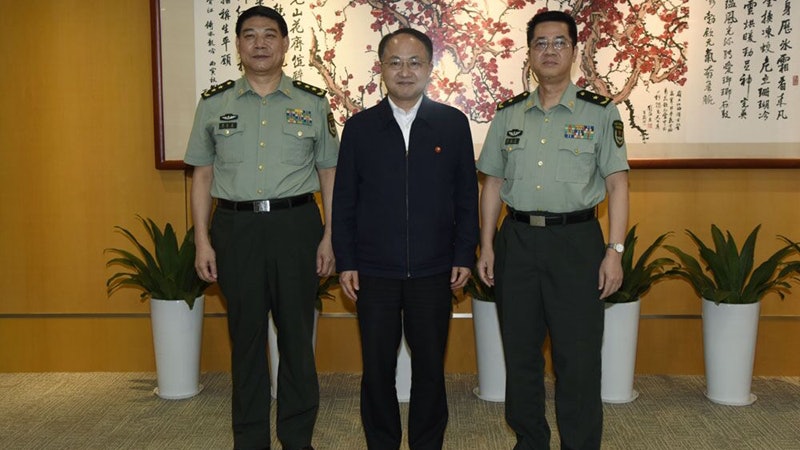 王志民晤駐港部隊政委蔡永中 指將共同推動香港形勢繼續向好 王志民晤駐港部隊政委蔡永中 指將共同推動香港形勢繼續向好
