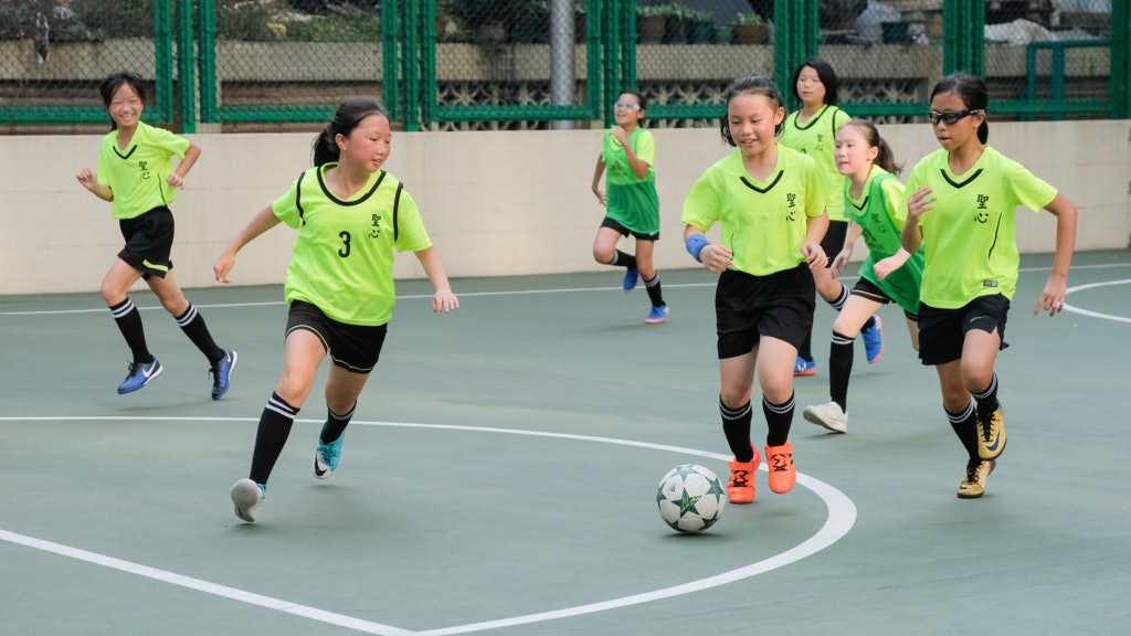 足球女將 無懼曬黑食 波餅 小學女生的快樂足球夢 香港01 親子