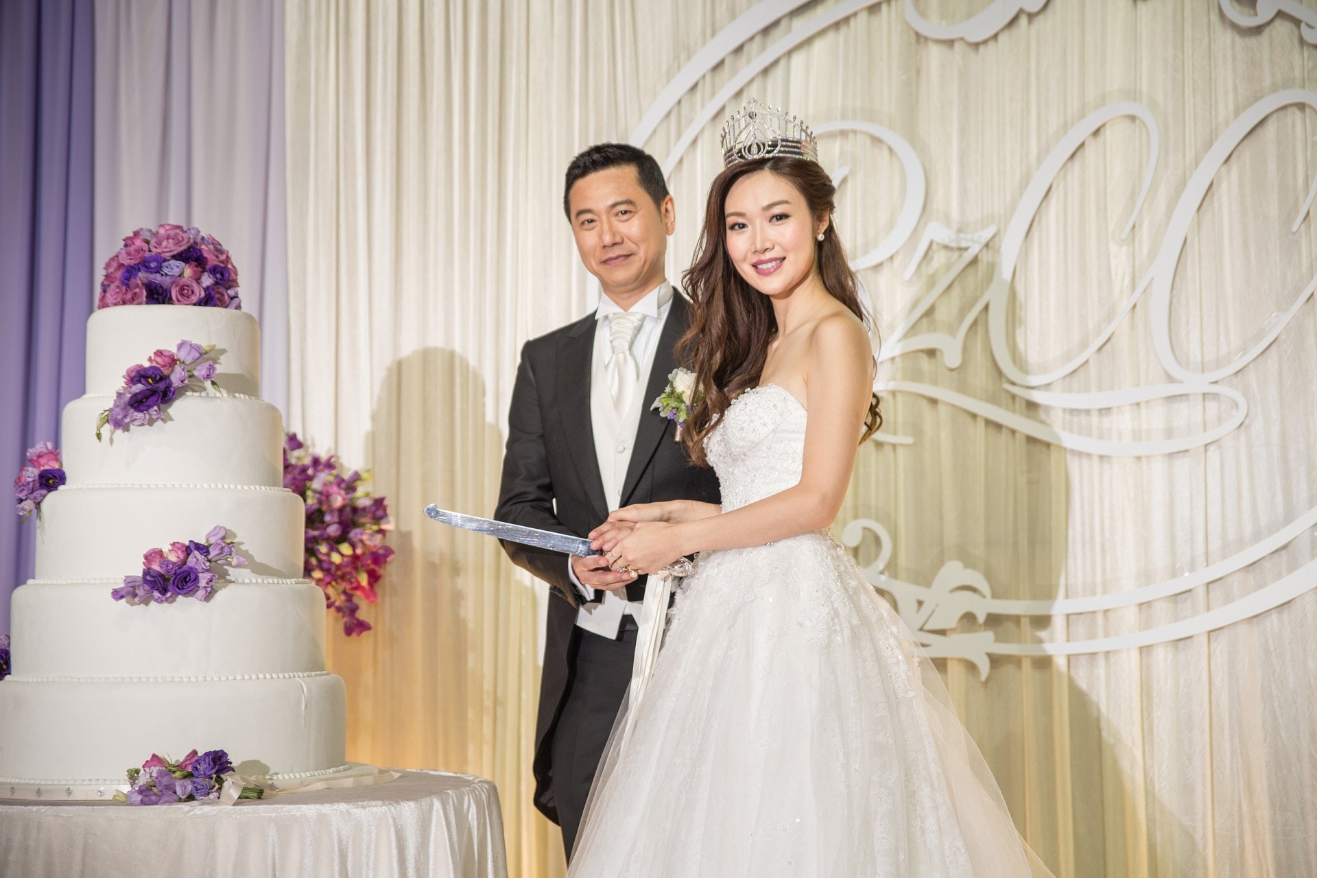 回帶看meghan出嫁皇冠甜美卻不失優雅出嫁女生如何低調添氣質