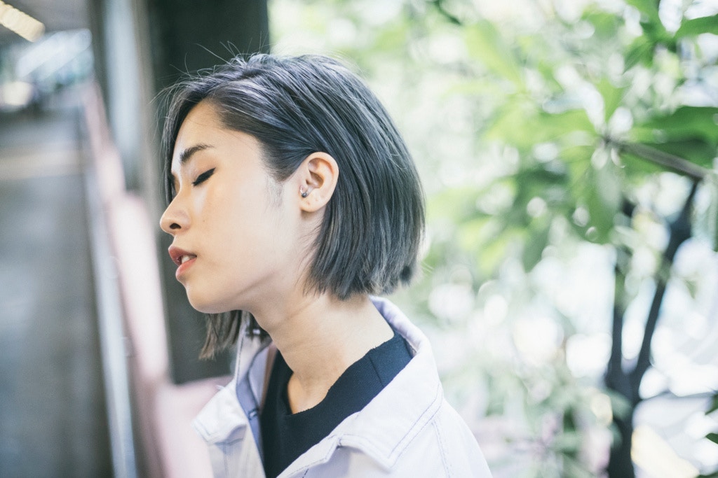 很多人記得王嘉儀是歌唱比賽出身，但她不會把它常掛在口邊，「呢家冇諗以前點，更重要係呢家點。」