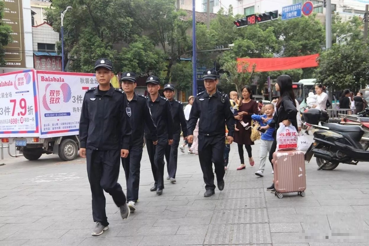 耒陽街頭的執法人員。(網絡圖片) 耒陽街頭的執法人員。(網絡圖片)