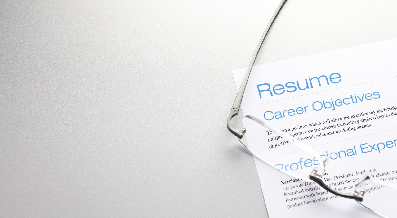 1.【更新CV】去之前記得更新CV;視乎行業需要,順手整理下LinkedIn吧;如果從事創意/設計行業而又有個人網站的話,也更新吧。正因為CV、網站、LinkedIn並非日日都用到,未必會記得更新。出席networking活動當然要展示自己最好最新的一面了,正好趁機update。(視覺中國) 1.【更新CV】去之前記得更新CV;視乎行業需要,順手整理下LinkedIn吧;如果從事創意/設計行業而又有個人網站的話,也更新吧。正因為CV、網站、LinkedIn並非日日都用到,未必會記得更新。出席networking活動當然要展示自己最好最新的一面了,正好趁機update。(視覺中國)