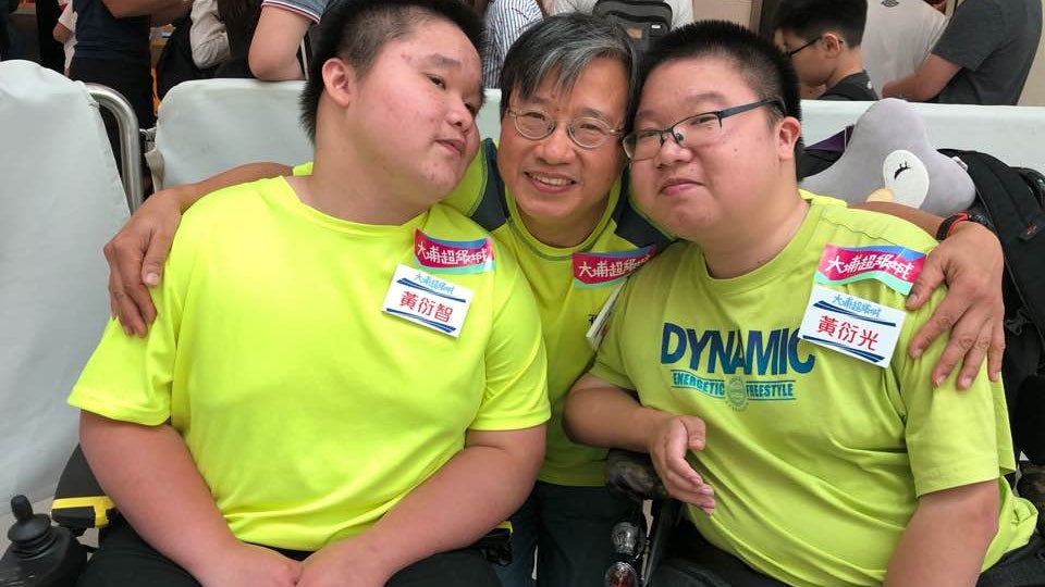 父親節 兩子患肌肉萎縮症正向爸爸看破生命有限 願他們開心 香港01 社會新聞 父親節 兩子患肌肉萎縮症正向爸爸看破生命有限 願他們開心 香港01 社會新聞