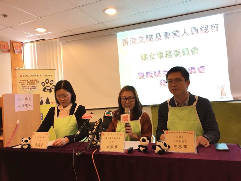 何啓明（右）建議，政府應增加及延長幼兒託管服務時間，令雙職母親能兼顧工作及照顧家庭。（賴雯心攝）