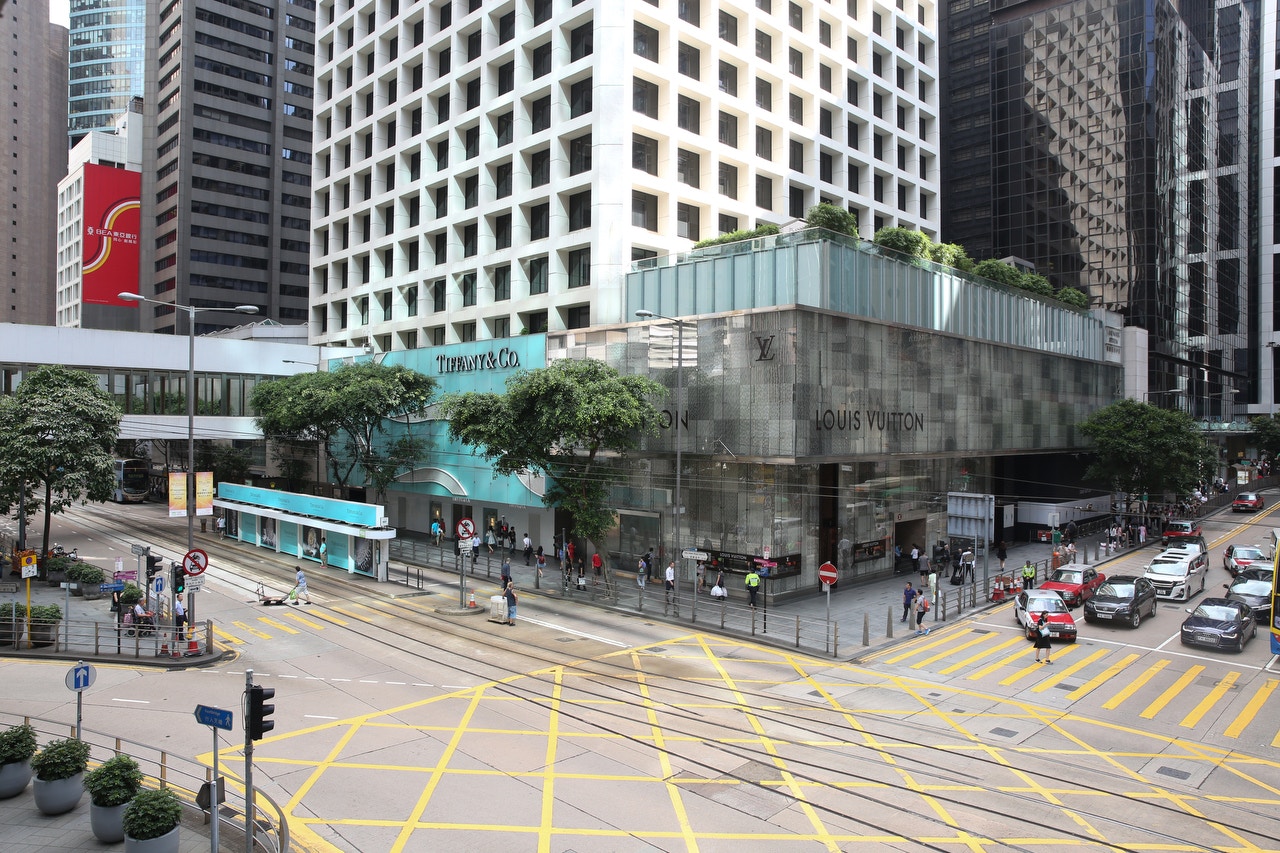 怡和系在中環擁有多幢貴重建築物，包括置地廣場。﹙鄭劍峰攝﹚