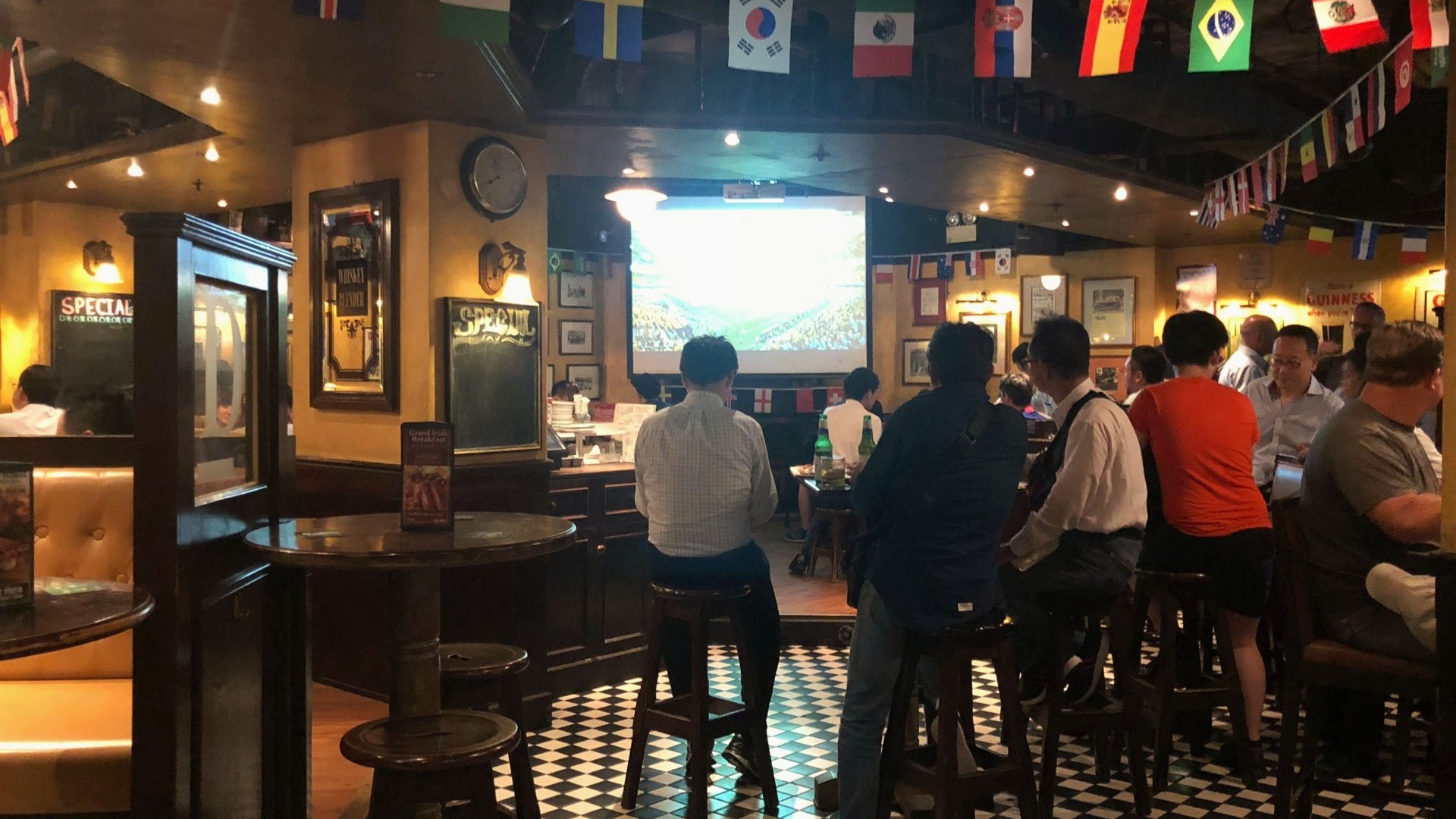 【女生香港地】睇波嘆美食:領事館精選西班牙菜、地庫愛爾蘭酒吧 【女生香港地】睇波嘆美食:領事館精選西班牙菜、地庫愛爾蘭酒吧