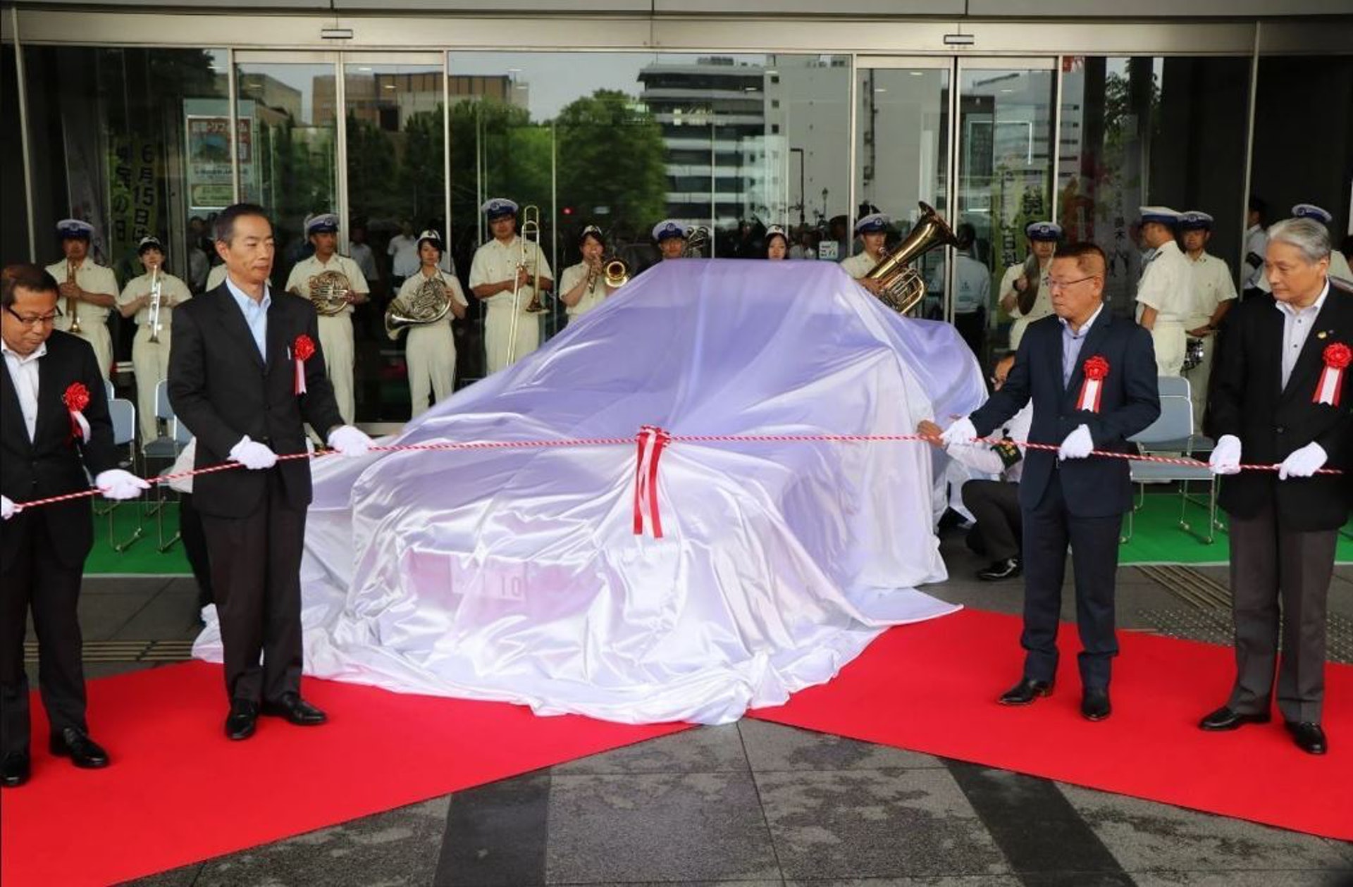 日產上周正式交付日本栃木縣警局最新採用的R35 GT-R警車。(網上圖片) 日產上周正式交付日本栃木縣警局最新採用的R35 GT-R警車。(網上圖片)