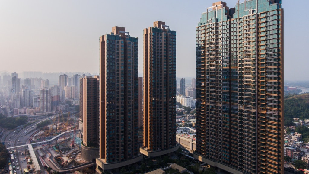 Grand YOHO第三期打樁疑致西鐵元朗站架空橋沉降 新地:現已停工 Grand YOHO第三期打樁疑致西鐵元朗站架空橋沉降 新地:現已停工