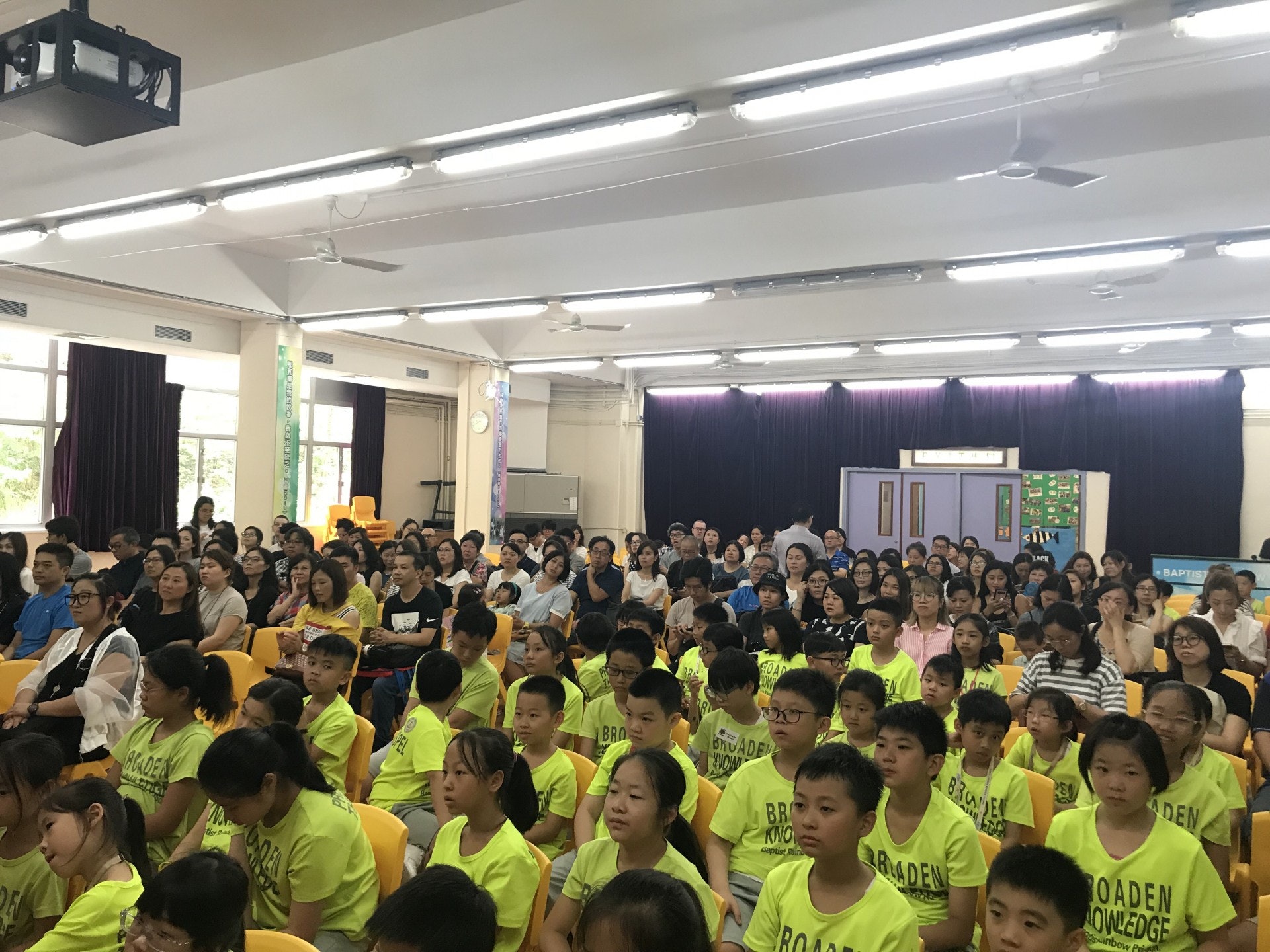 DreamStarter計劃下,同學想出不同主題,例如學手語助聽障人士、學剪髮欲服務無家者及長者等。(鄧穎琳攝) DreamStarter計劃下,同學想出不同主題,例如學手語助聽障人士、學剪髮欲服務無家者及長者等。(鄧穎琳攝)