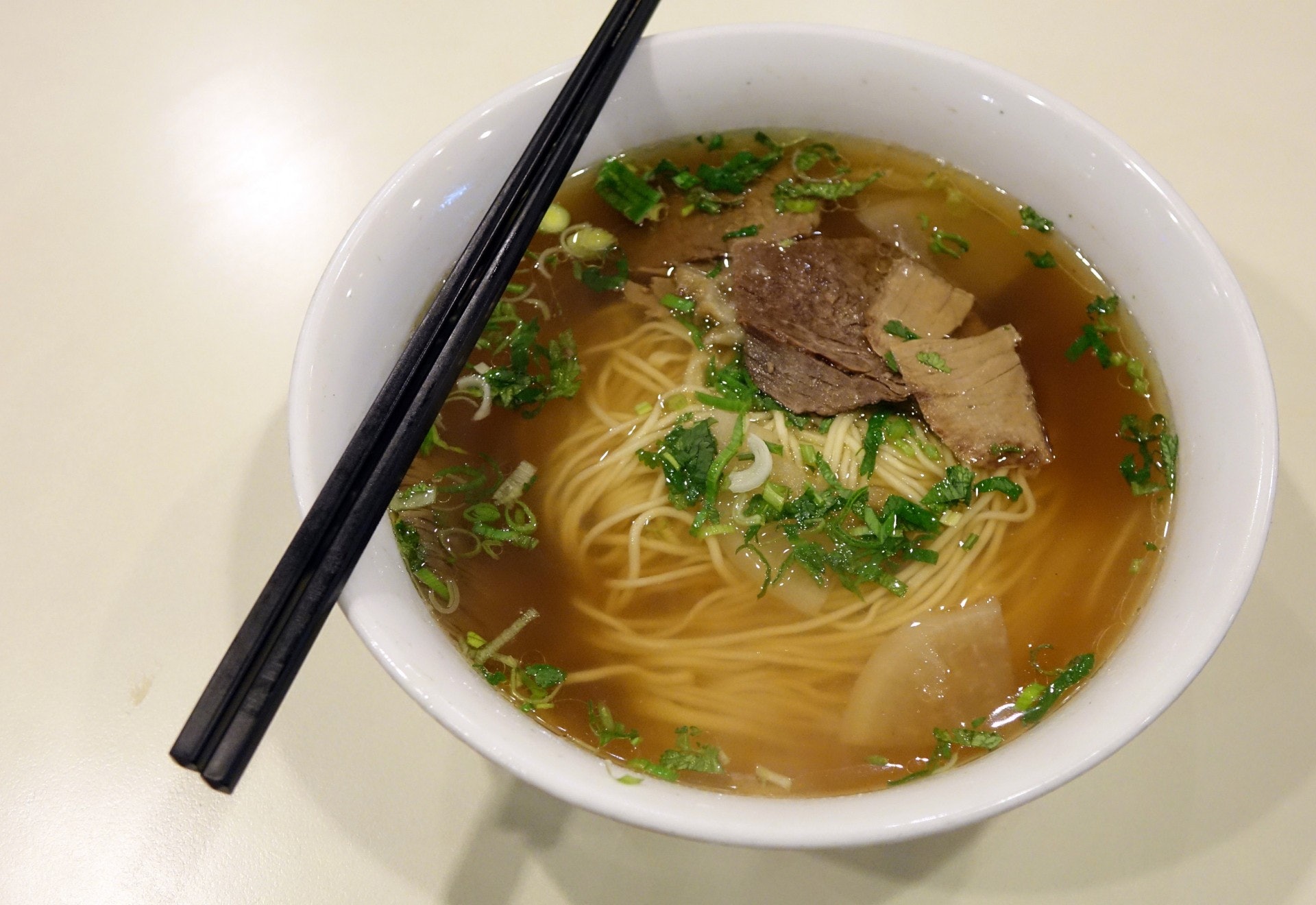 蘭州業界為「蘭州牛肉拉麵」定下行規。(視覺中國) 蘭州業界為「蘭州牛肉拉麵」定下行規。(視覺中國)