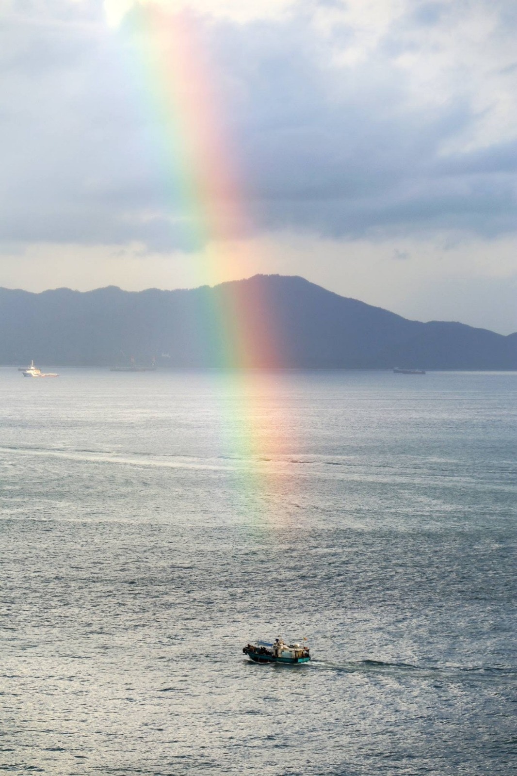 雙彩虹 時雨時晴全港多區喜見雙彩虹