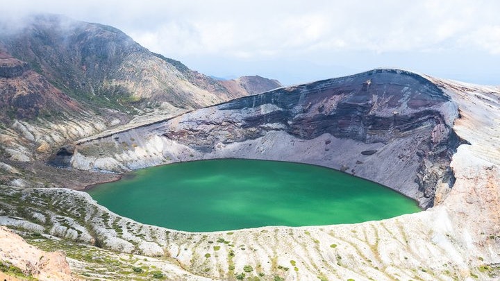 日本東北自由行景點 宮城縣藏王御釜每年限定開放自駕前往觀田園風光 日本東北自由行景點 宮城縣藏王御釜每年限定開放自駕前往觀田園風光