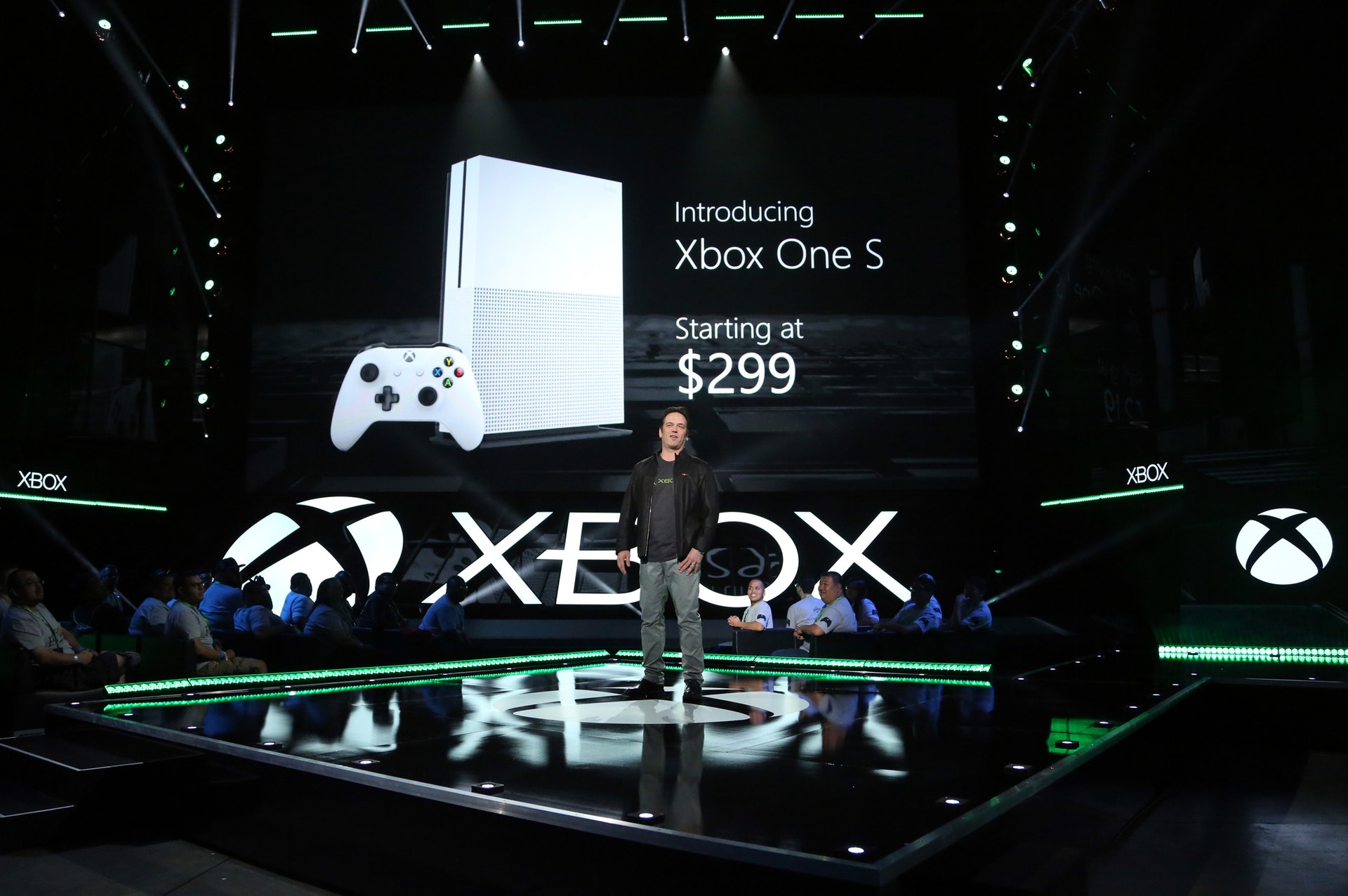 8月先推2TB版Xbox One S,較平的500GB版要等到年尾才推出。(微軟) 8月先推2TB版Xbox One S,較平的500GB版要等到年尾才推出。(微軟)