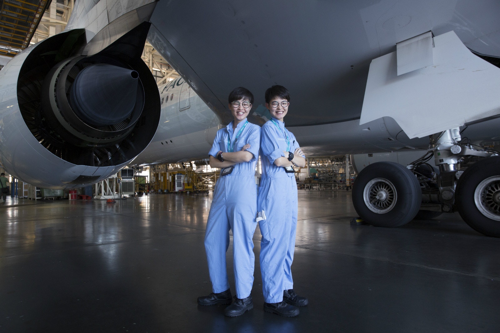 孖妹殺入男人堆維修飛機10年勁升5次職不輸鬚眉靠關鍵一步