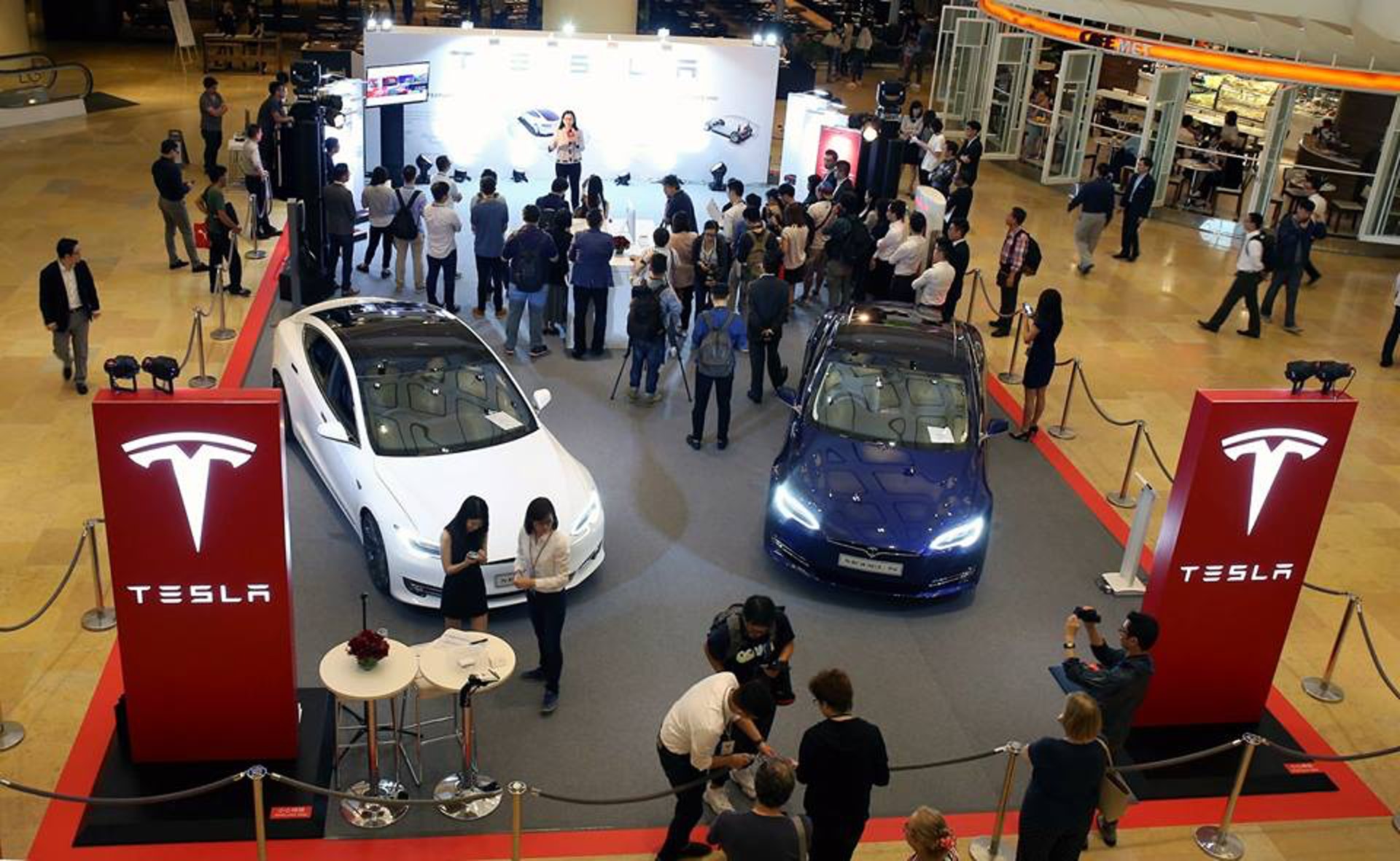 Elon Musk公布「大計2.0」,列出四大目標,包括發展多款車種及開拓太陽能發電。﹙路透社﹚ Elon Musk公布「大計2.0」,列出四大目標,包括發展多款車種及開拓太陽能發電。﹙路透社﹚