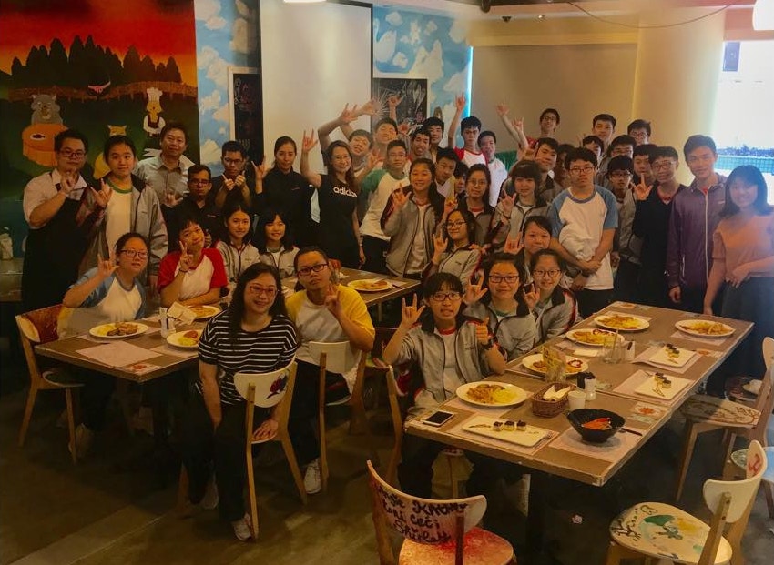 餐廳以往有舉辦無聲飯局，邀請中學生參加，推廣聾健共融。（相片由羅頌恩提供）