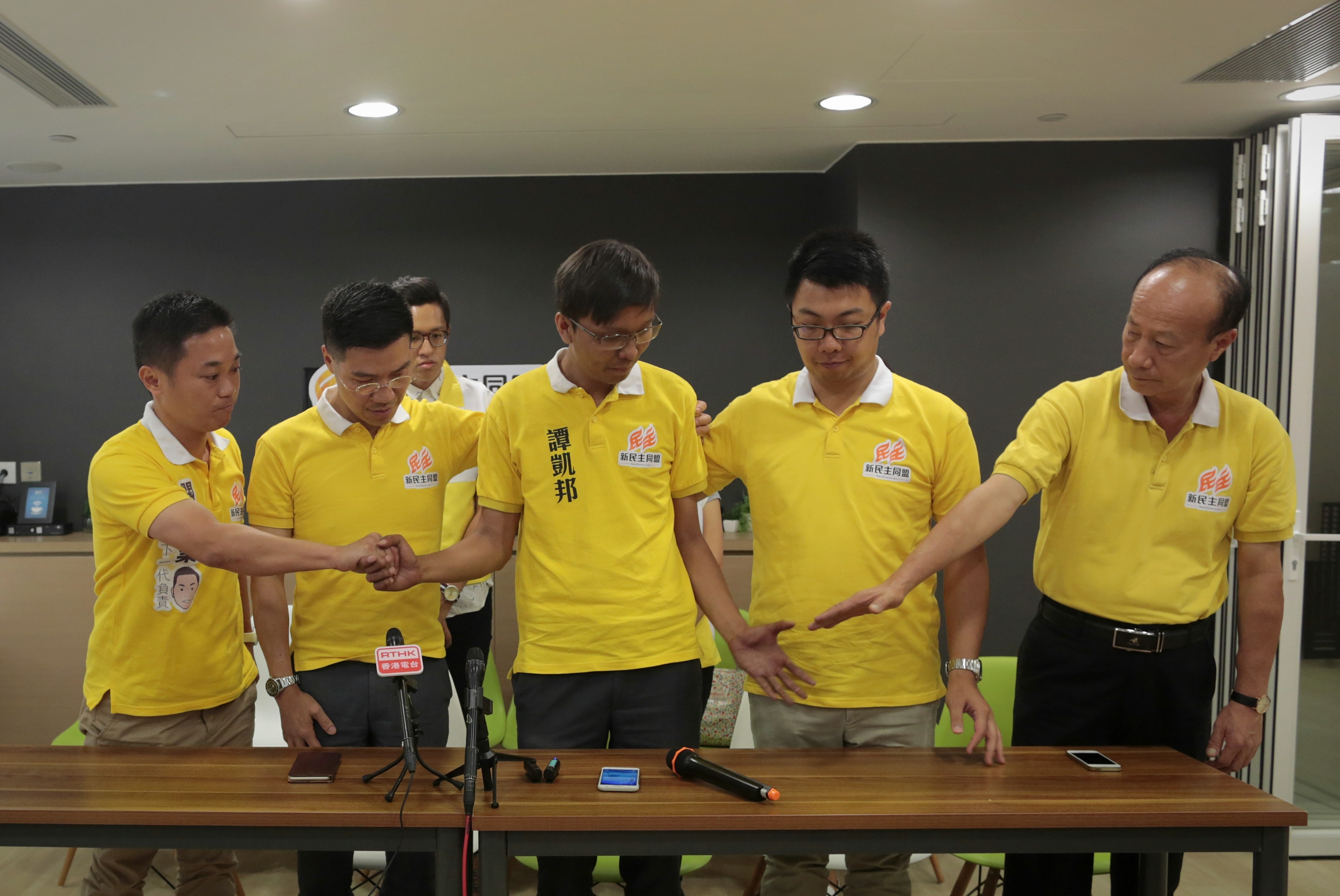 棄選立會陪病妻　譚凱邦：無可能放棄我妻子的生命