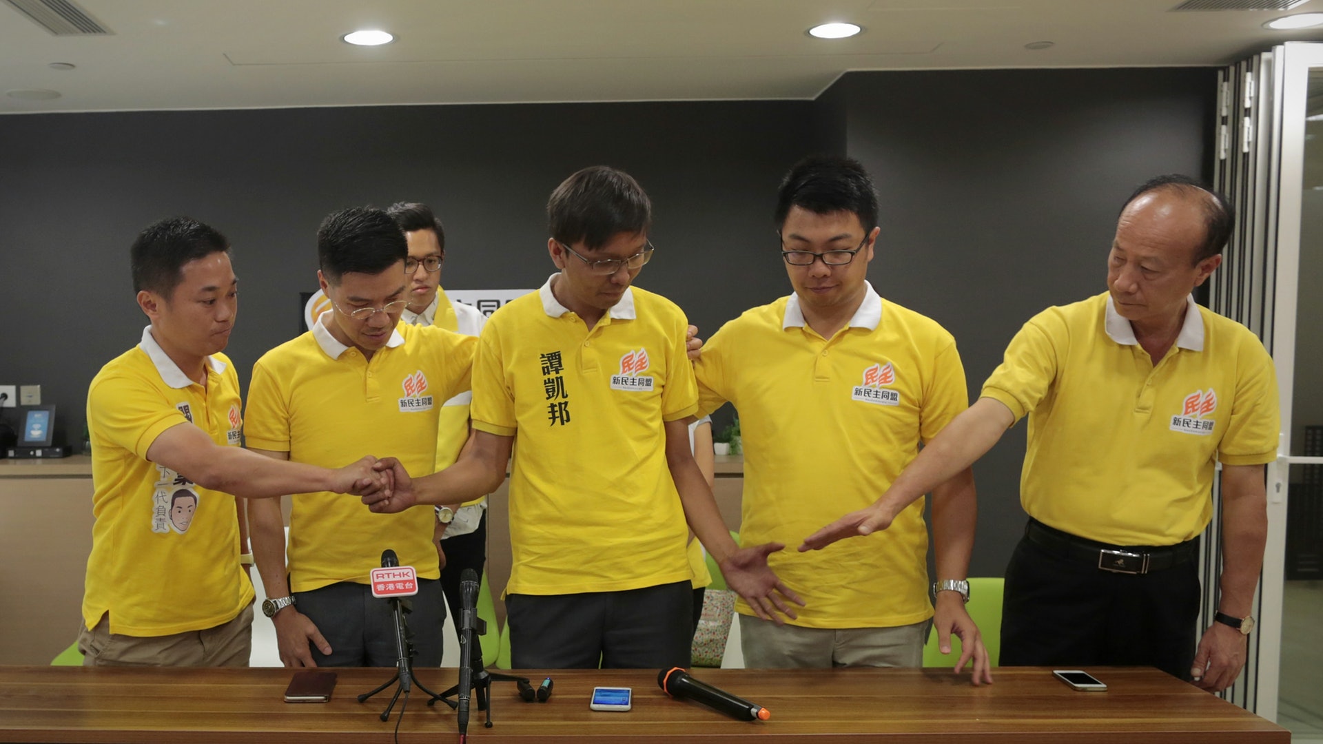 棄選立會陪病妻 譚凱邦:無可能放棄我妻子的生命 棄選立會陪病妻 譚凱邦:無可能放棄我妻子的生命