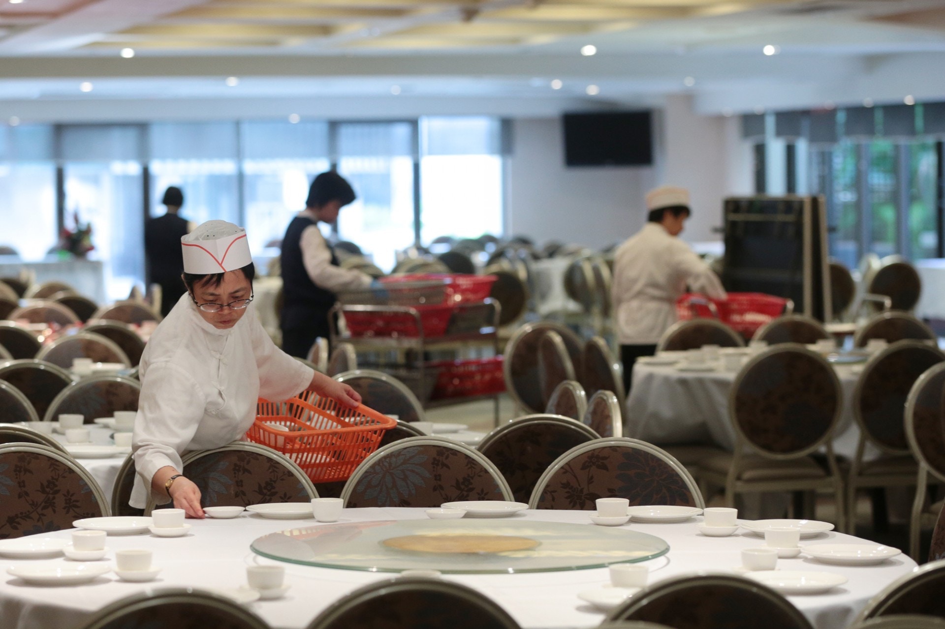 本港打工仔受對沖影響蠶食血汗錢，去年更有3萬宗個案，在對沖後僱主供款歸零。（羅君豪攝）