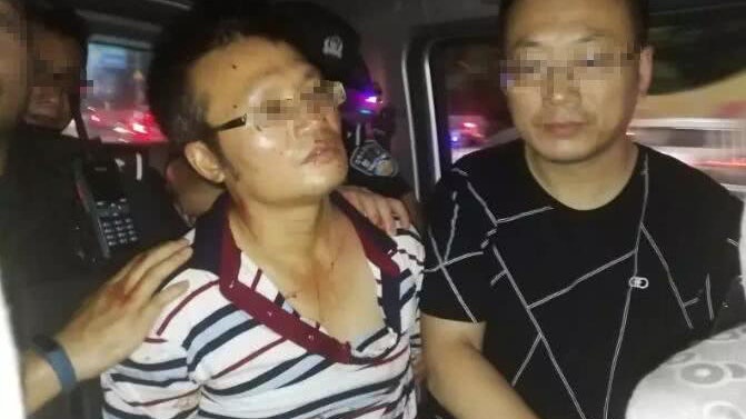 南昌漢焚冥幣詛咒鄰居被喝止 一怒之下持刀捅人致2死2傷 南昌漢焚冥幣詛咒鄰居被喝止 一怒之下持刀捅人致2死2傷