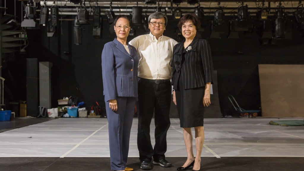 中大4校長為籌款粉墨登場 400校友演舞台劇《摯愛》巡迴表演 中大4校長為籌款粉墨登場 400校友演舞台劇《摯愛》巡迴表演