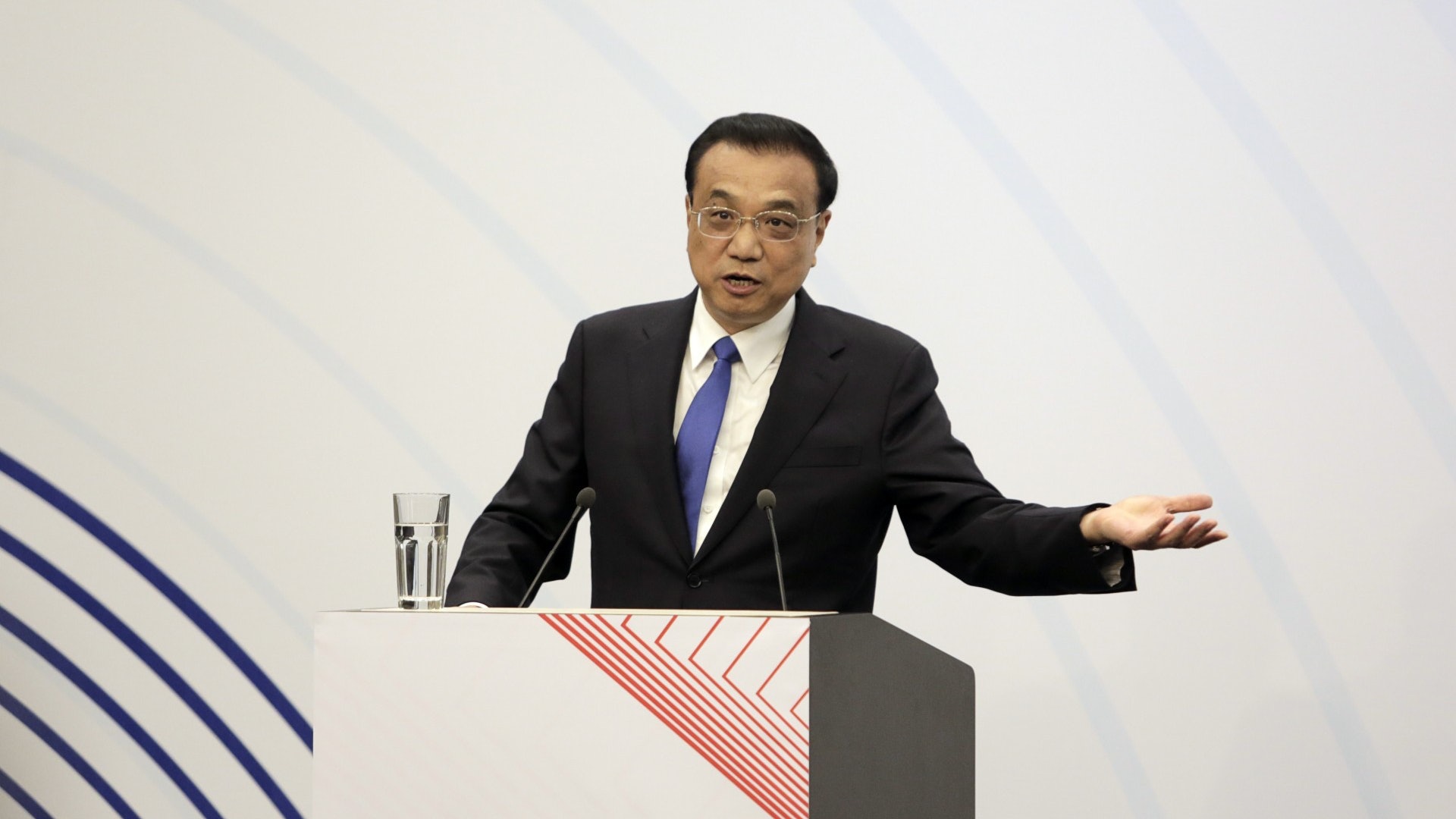 李克強出席中國與中東歐國家經貿論壇 強調中國經濟有三個不會變 李克強出席中國與中東歐國家經貿論壇 強調中國經濟有三個不會變
