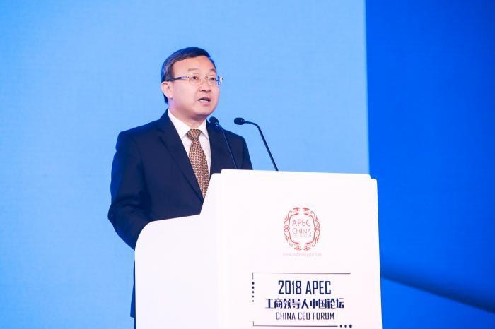中國商務部副部長兼國際貿易談判副代表王受文表示，中國加强知識産權保護，出台國務院文件明確反對强制技術轉讓，並將推出4方面實質性舉措。（《21世紀經濟報道》）