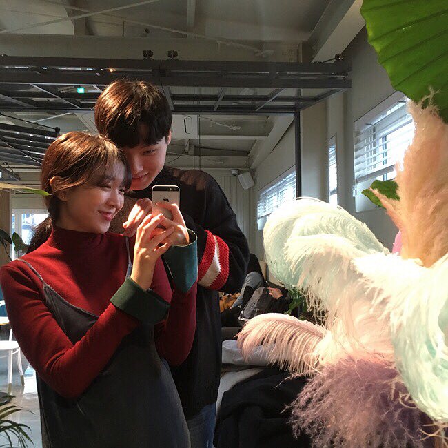 Minho經常將自己和女朋友的戀愛故事以插畫形式表達出來。（IG@93.minho）