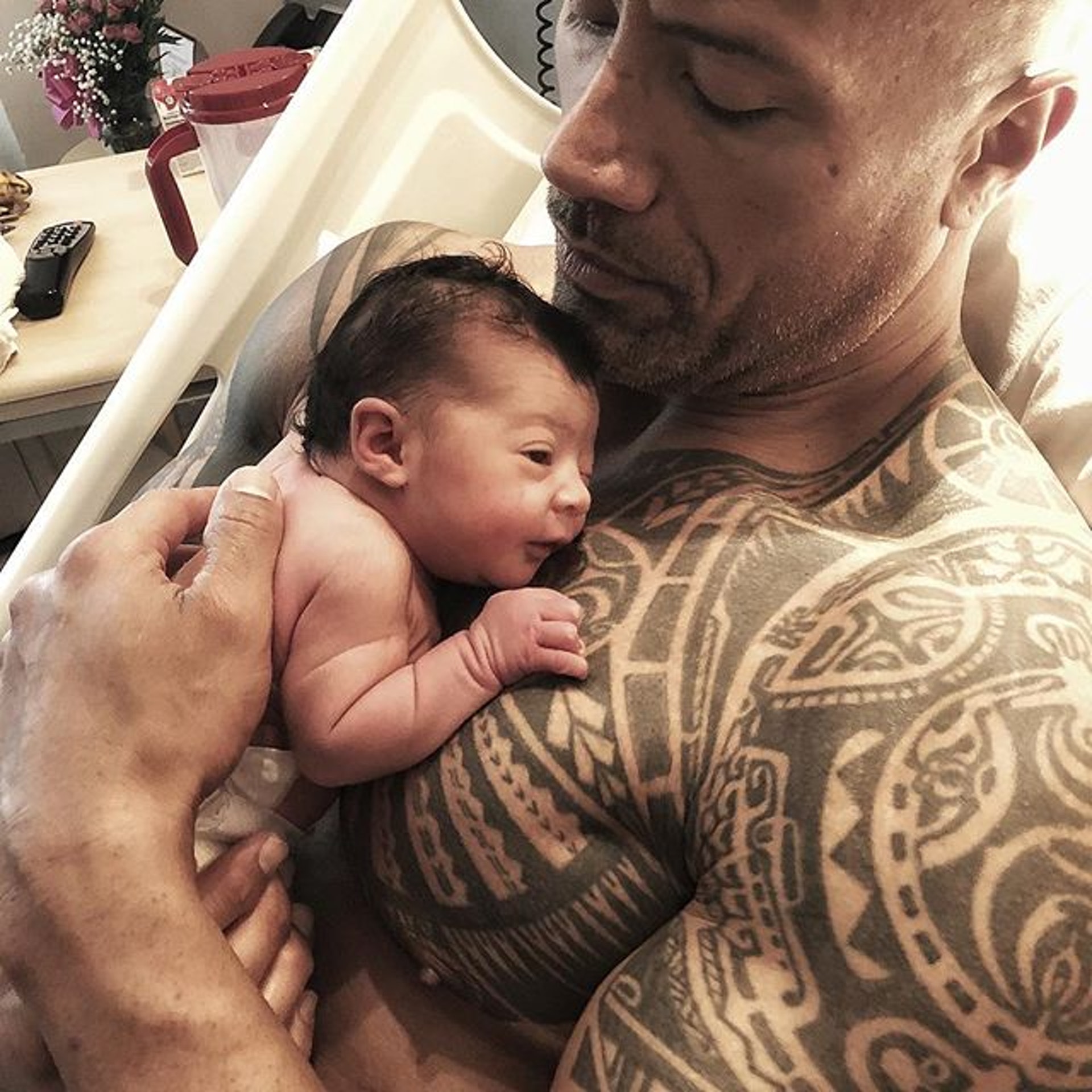 鐵漢柔情的The Rock 。(IG圖片) 鐵漢柔情的The Rock 。(IG圖片)