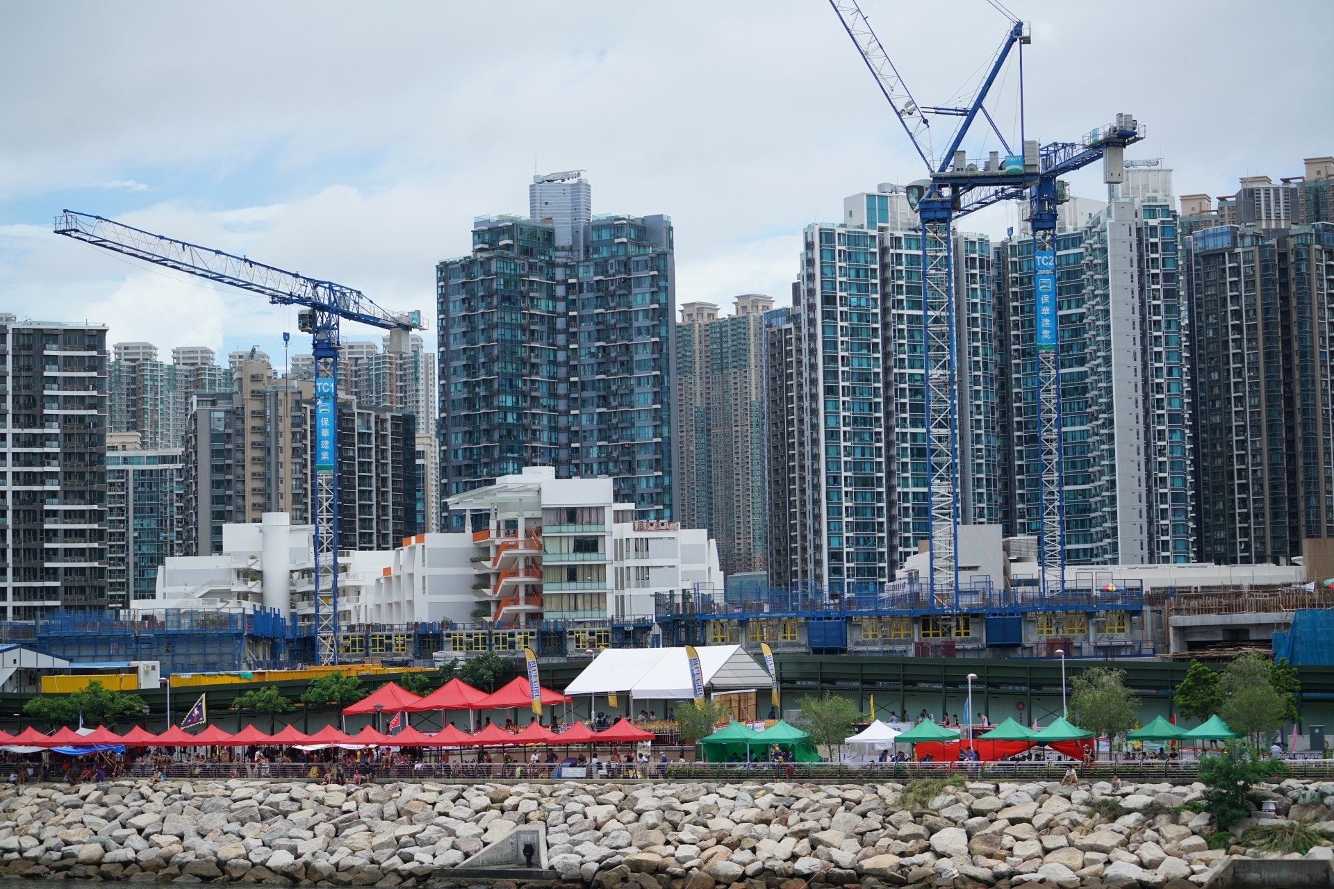 æ¿å§æå°è»æ¾³è¨æµ·å±å±åéå§èå»ºï¼ç®ååªå»ºäºä½å±¤å®ä½ï¼æ¿å§ææåºå½åçºãéæèãã