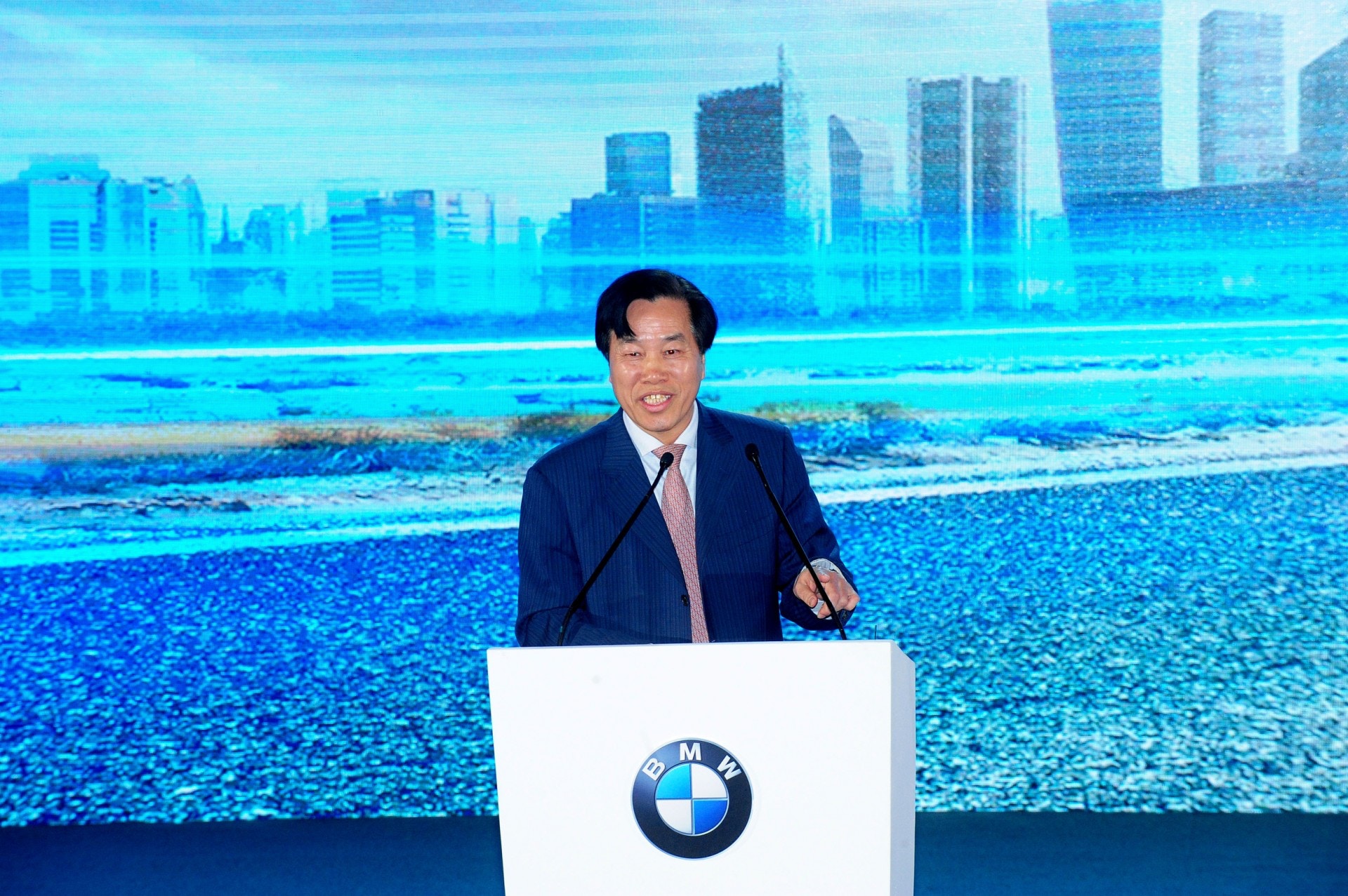 董事長怒氣回應合資股權更改傳聞華晨股價仍曾跌逾6%