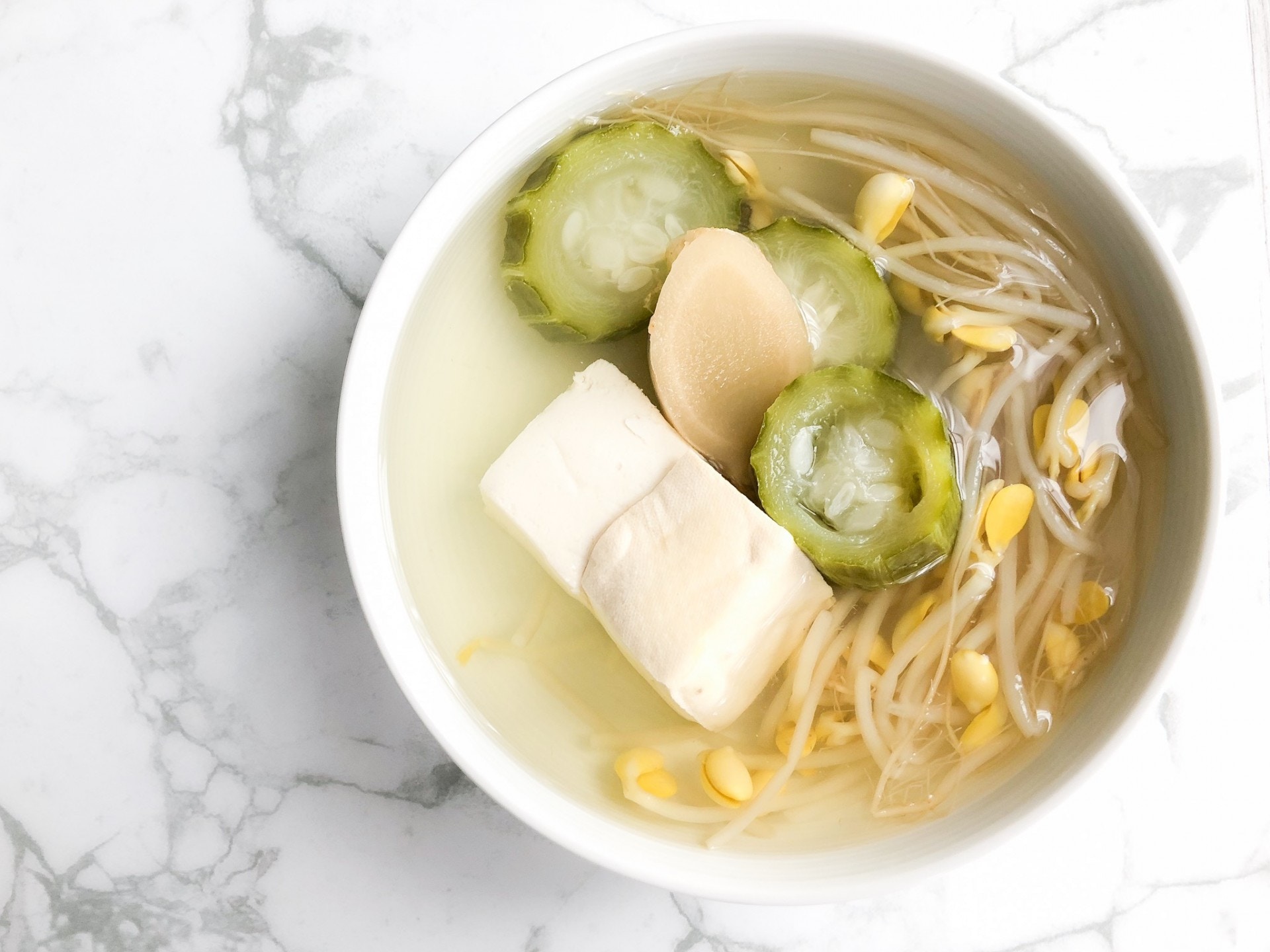 【健康湯水食譜】絲瓜豆芽豆腐湯熱氣最啱！　解暑清熱除煩袪燥
