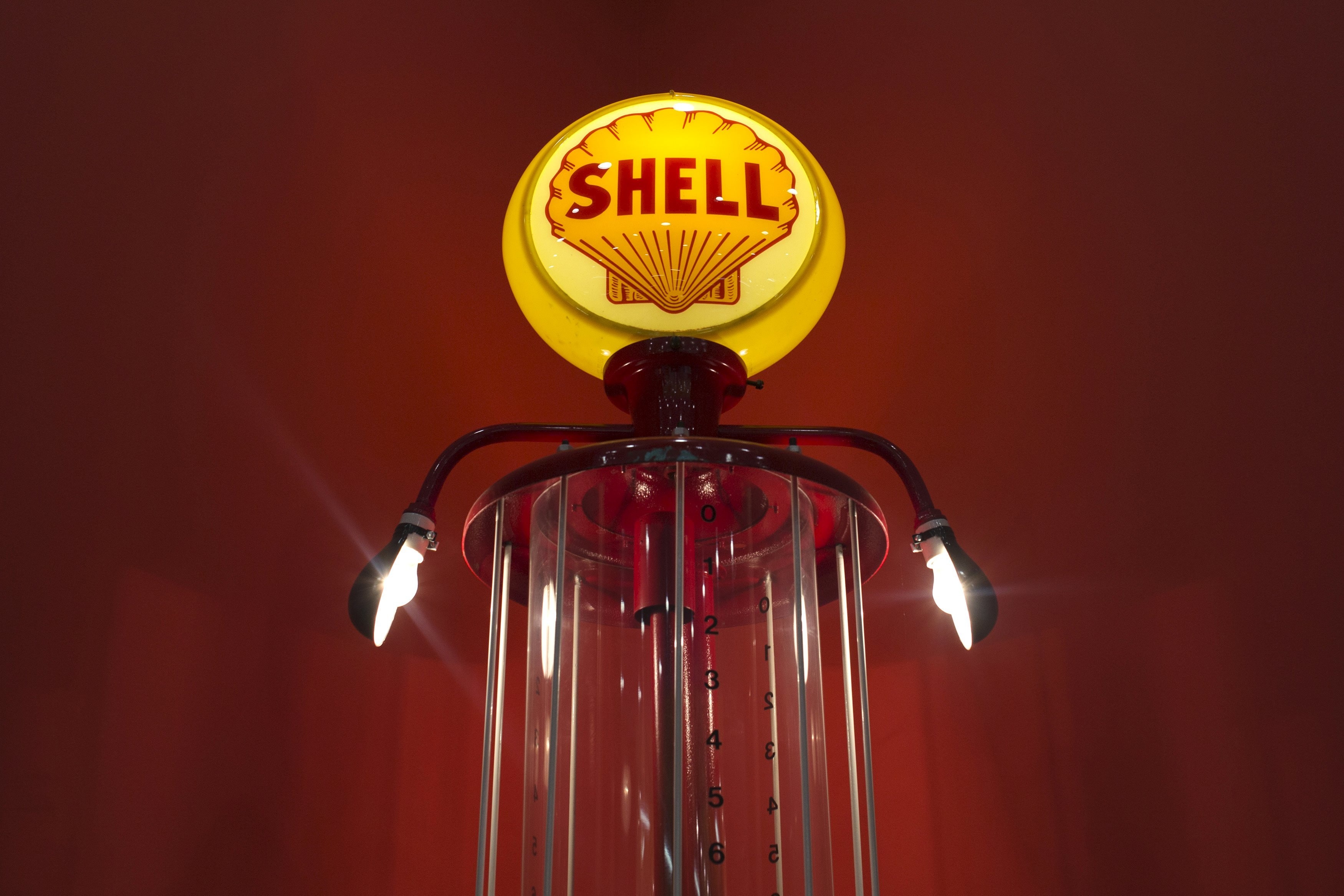 唔使再#多謝Shell？　油價下跌蜆殼裁逾萬人　