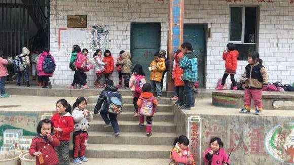 南京大學生赴雲南義教遭當地遊民性騷擾 有女學生洗澡被偷拍 南京大學生赴雲南義教遭當地遊民性騷擾 有女學生洗澡被偷拍