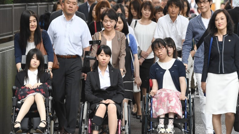 接種後不能走路 子宮頸癌疫苗有副作用 日63少女控政府及藥廠 接種後不能走路 子宮頸癌疫苗有副作用 日63少女控政府及藥廠