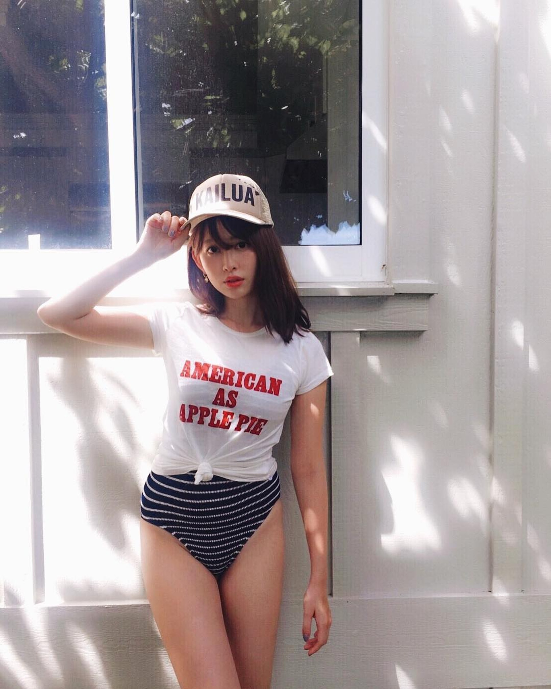 小嶋陽菜Haruna Kojima的體態是不少日本女生心目中的完美指標。 (nyanchan22) 小嶋陽菜Haruna Kojima的體態是不少日本女生心目中的完美指標。 (nyanchan22)