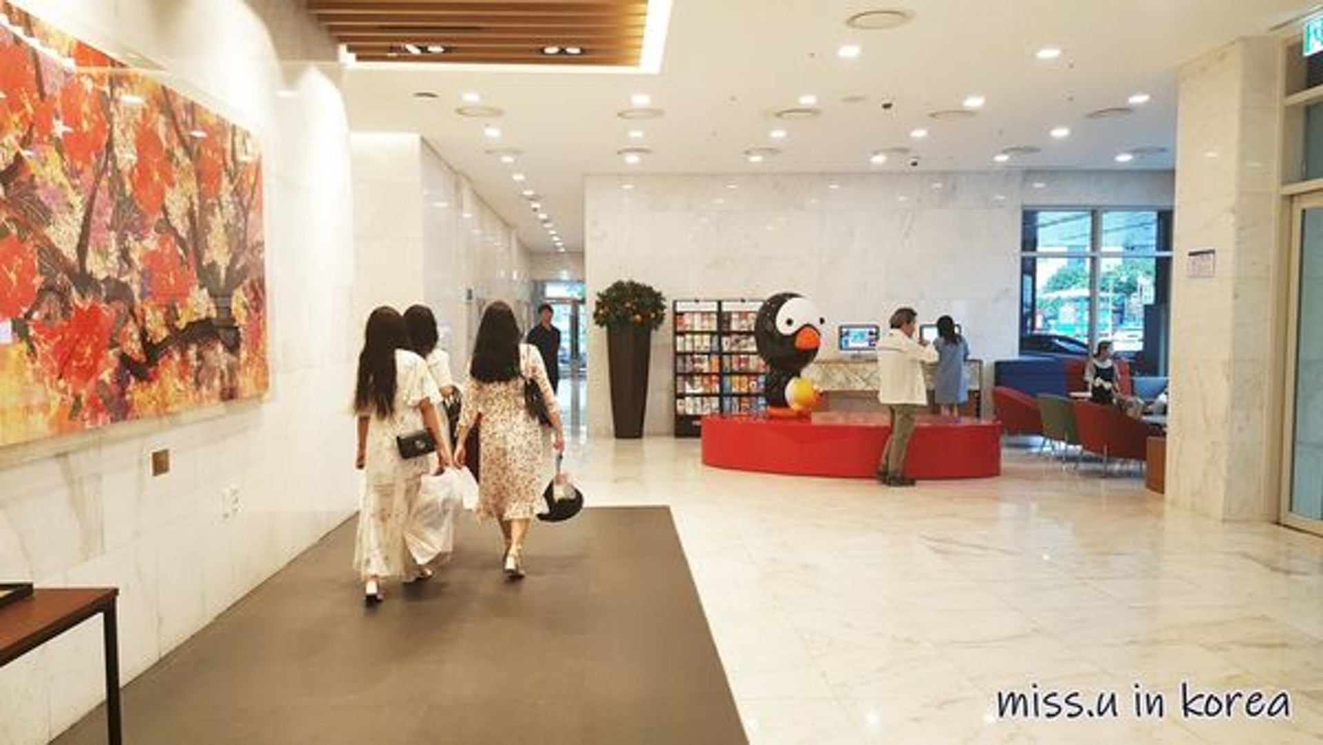 大廳廣闊的很舒服(missutrip攝) 大廳廣闊的很舒服(missutrip攝)