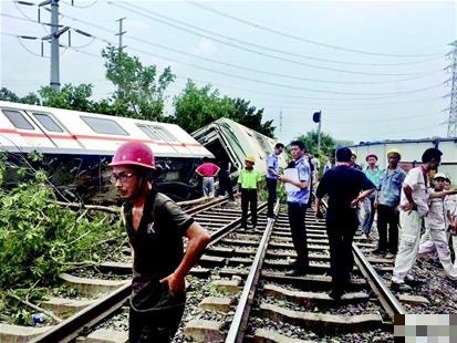 翻車事故現場。（網絡圖片）
