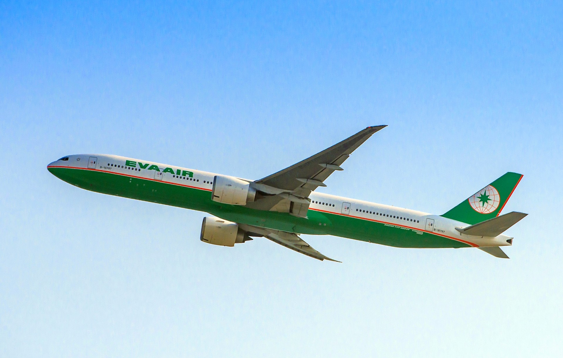 長榮航空證實台北飛美國休斯敦航班有乘客死亡：由美警方處理