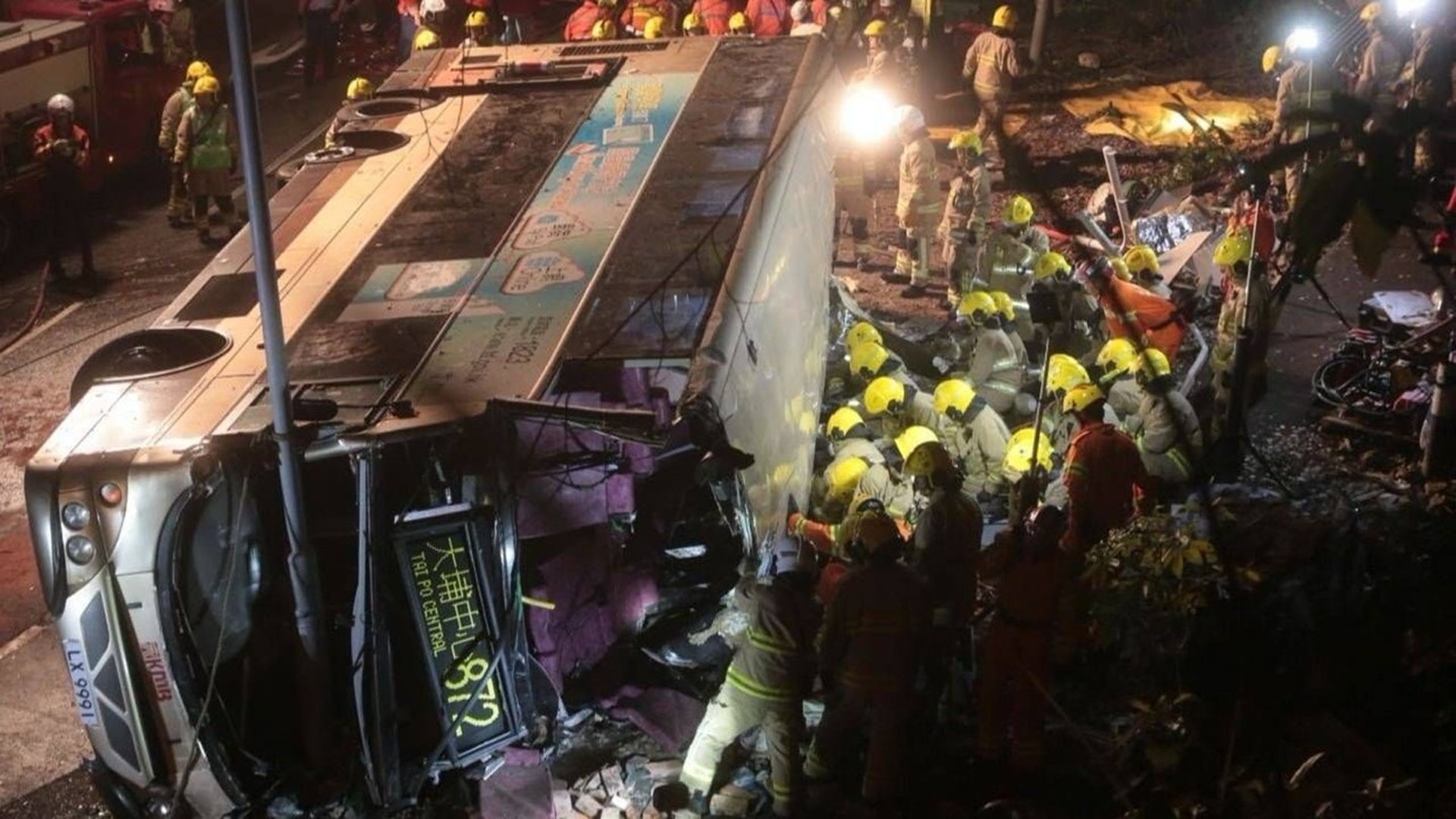 今年2月發生大埔公路九巴翻側車禍,造成19死66傷。(資料圖片) 今年2月發生大埔公路九巴翻側車禍,造成19死66傷。(資料圖片)
